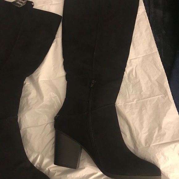 Boots - Picture 2 of 7